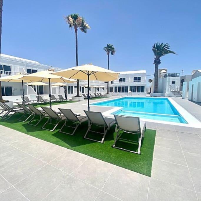 Puerto Del Carmen Airconditioned 2Bed Poolside Apt ภายนอก รูปภาพ