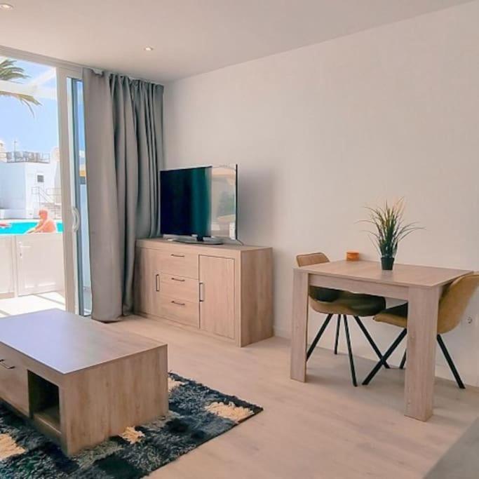Puerto Del Carmen Airconditioned 2Bed Poolside Apt ภายนอก รูปภาพ