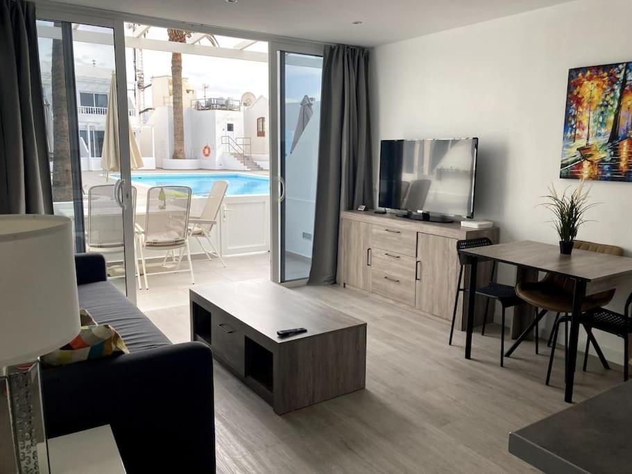 Puerto Del Carmen Airconditioned 2Bed Poolside Apt ภายนอก รูปภาพ