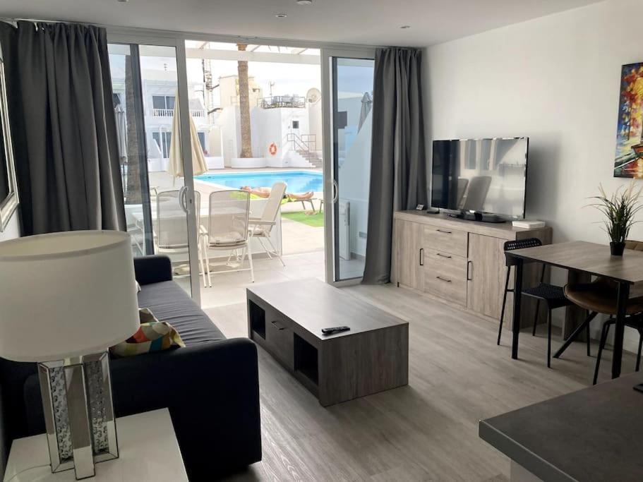 Puerto Del Carmen Airconditioned 2Bed Poolside Apt ภายนอก รูปภาพ