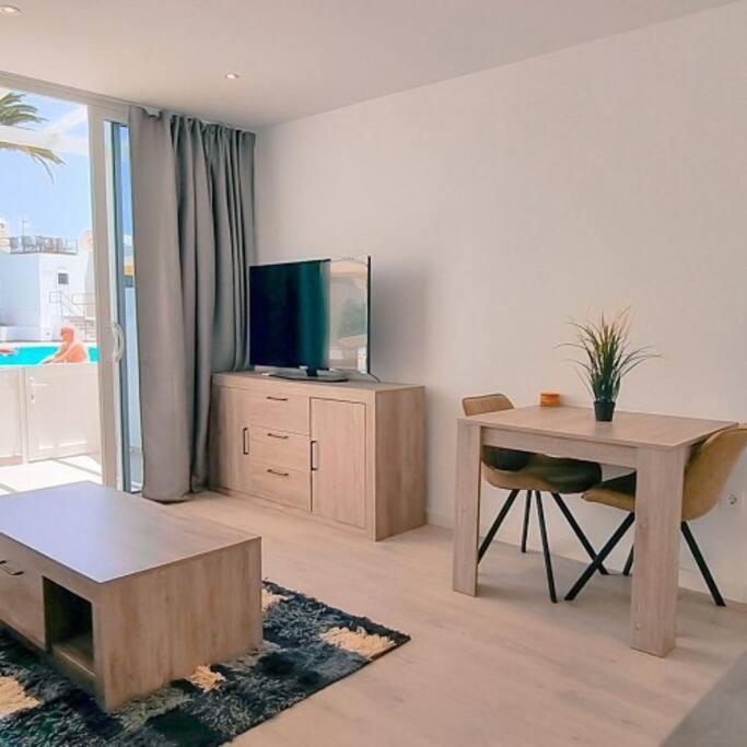 Puerto Del Carmen Airconditioned 2Bed Poolside Apt ภายนอก รูปภาพ