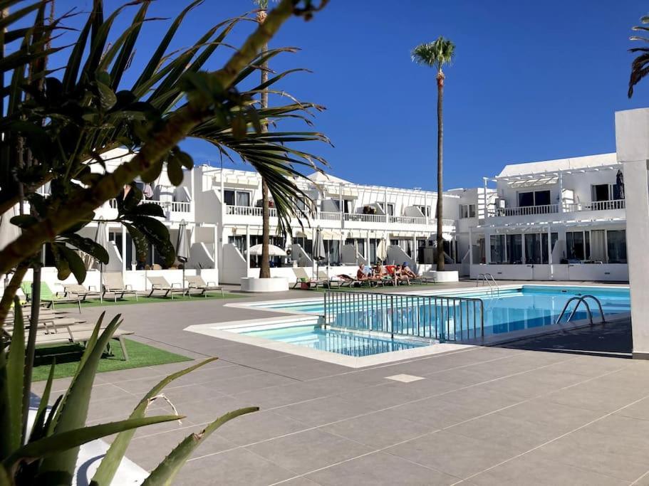 Puerto Del Carmen Airconditioned 2Bed Poolside Apt ภายนอก รูปภาพ